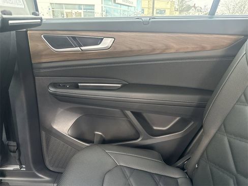 New 2026 Volkswagen Atlas SE image 24