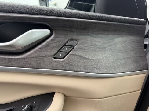 Used 2023 Jeep Grand Cherokee Limited w/ Luxury Tech Group II image 26