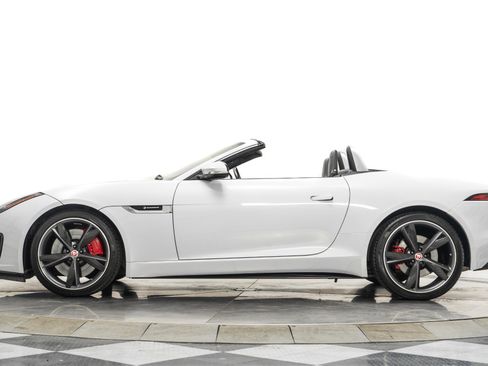 Used 2019 Jaguar F-TYPE R-Dynamic image 6
