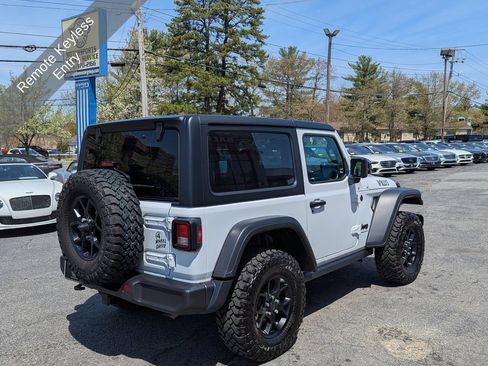 Used 2024 Jeep Wrangler Sport AWD/4WD image 9