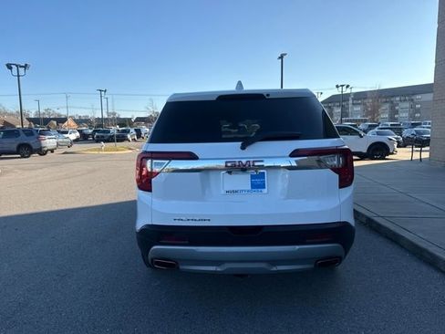 Used 2023 GMC Acadia SLE image 3