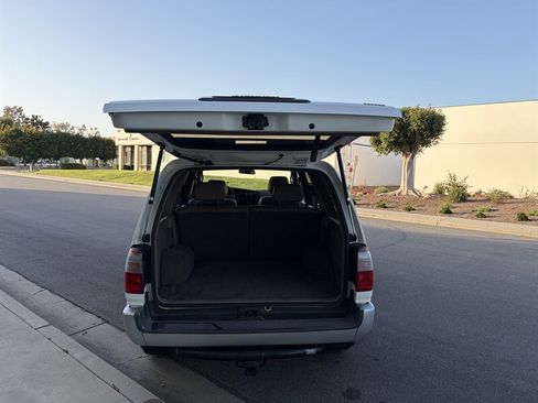 Used 2000 Toyota 4Runner Limited RWD image 6