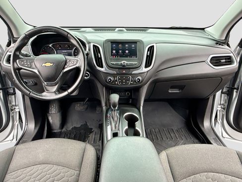 Used 2021 Chevrolet Equinox LT image 3