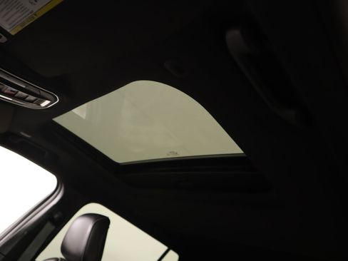 Used 2023 Jeep Grand Cherokee L Laredo image 16