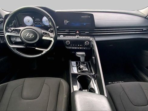 Used 2023 Hyundai Elantra SEL w/ Convenience Package FWD image 16
