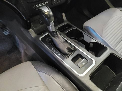 Used 2017 Ford Escape SE w/ SE Sport Appearance Package image 26