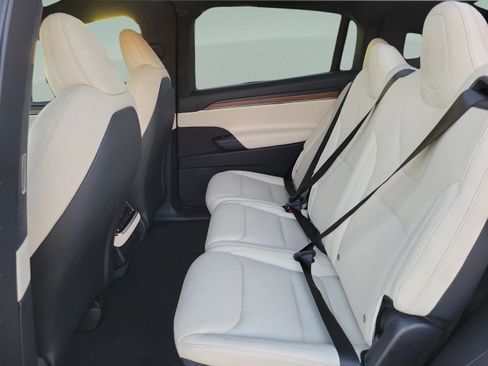 Used 2023 Tesla Model X AWD/4WD image 7