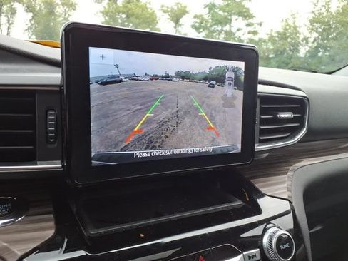 Used 2023 Ford Explorer Limited w/ Equipment Group 301A AWD/4WD image 20