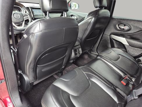 Used 2017 Jeep Cherokee Overland w/ Technology Group image 43