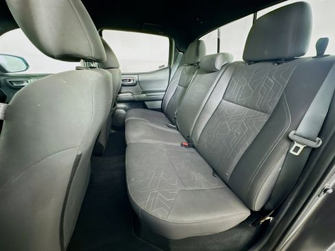 Used 2017 Toyota Tacoma TRD Off-Road image 26