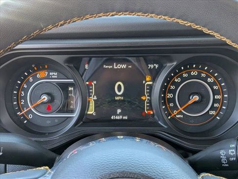 Used 2024 Jeep Wrangler Unlimited Sahara AWD/4WD image 11