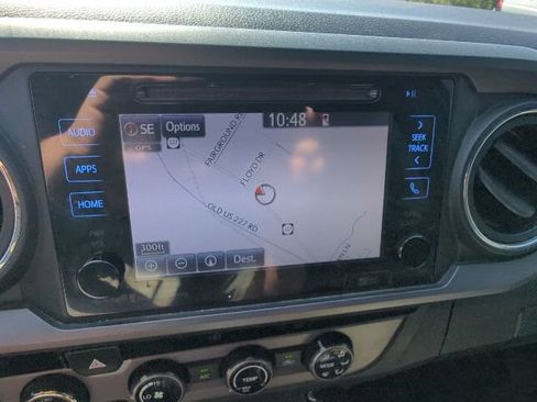 Used 2017 Toyota Tacoma TRD Off-Road w/ Tow Package (A/T) AWD/4WD image 9