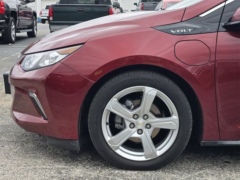 Used 2017 Chevrolet Volt LT w/ Comfort Package image 8