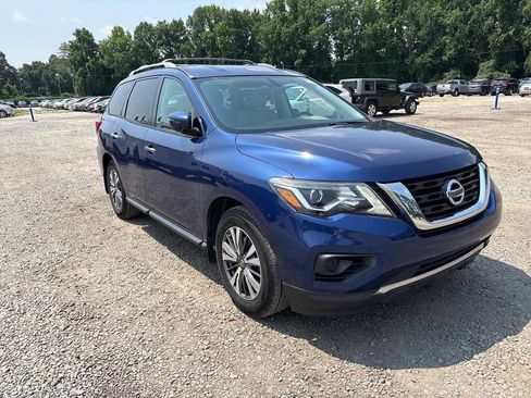 Used 2017 Nissan Pathfinder S FWD image 3