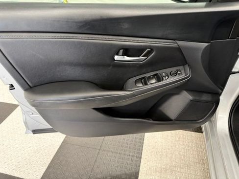 Used 2023 Nissan Sentra SV FWD image 13