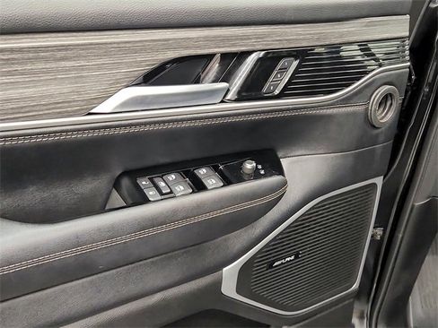 Used 2024 Jeep Wagoneer L Series II w/ Flexible Seating Group image 26