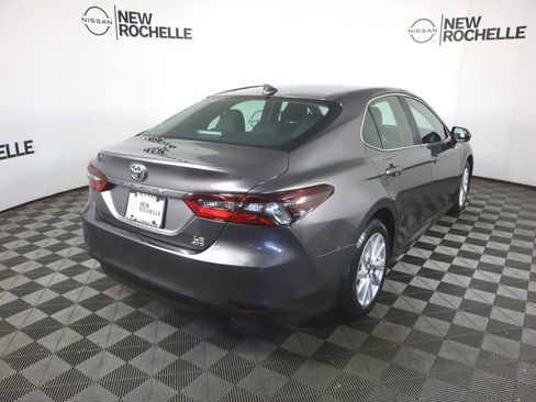 Used 2023 Toyota Camry LE image 5