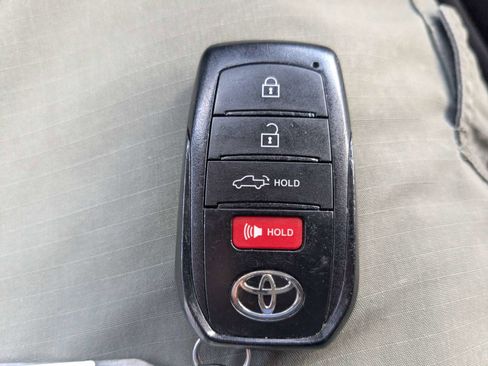 Used 2024 Toyota Tundra Platinum AWD/4WD image 41