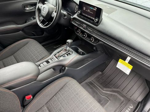 Certified 2025 Honda HR-V Sport image 18