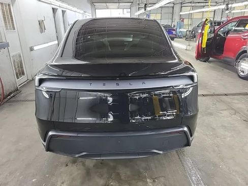 Used 2026 Tesla Model Y Long Range AWD/4WD image 3