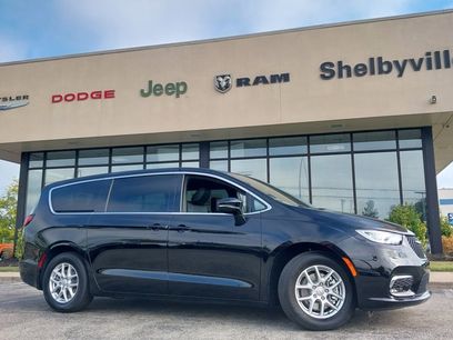 New 2026 Chrysler Pacifica Select