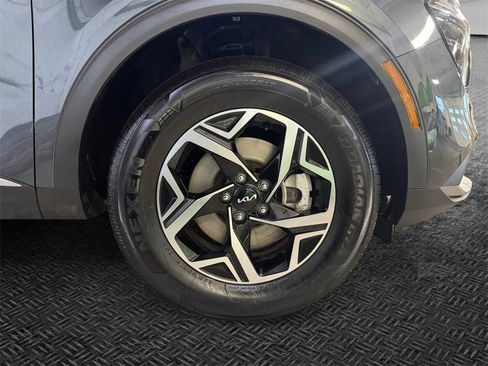 Certified 2024 Kia Sportage LX image 11