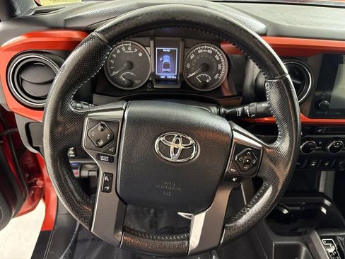 Used 2016 Toyota Tacoma TRD Sport AWD/4WD image 36
