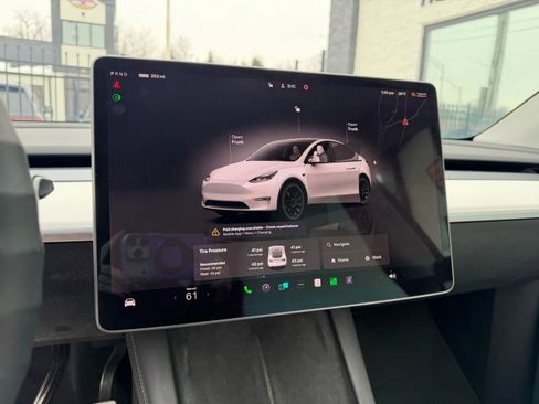 Used 2022 Tesla Model Y Performance image 30