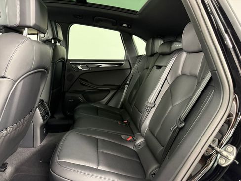Certified 2026 Porsche Macan AWD/4WD image 15
