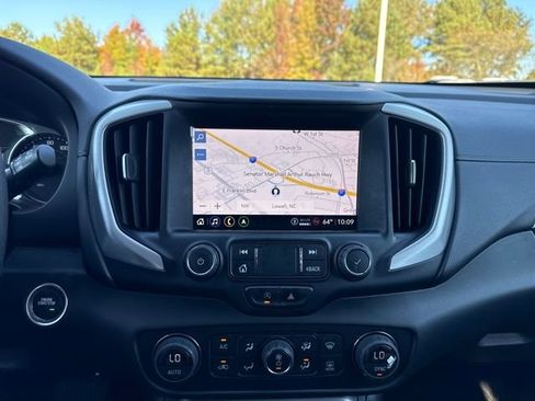 Used 2022 GMC Terrain SLE w/ Driver Convenience Package image 18