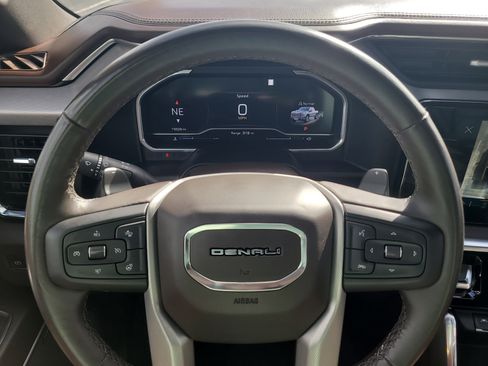 Used 2023 GMC Sierra 1500 Denali w/ Denali Reserve Package AWD/4WD image 31