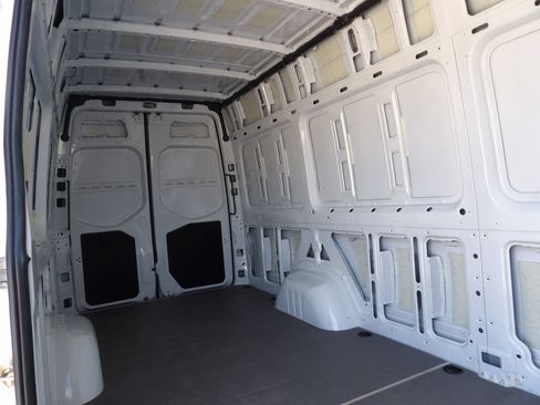 Used 2023 Mercedes-Benz Sprinter 2500 image 30