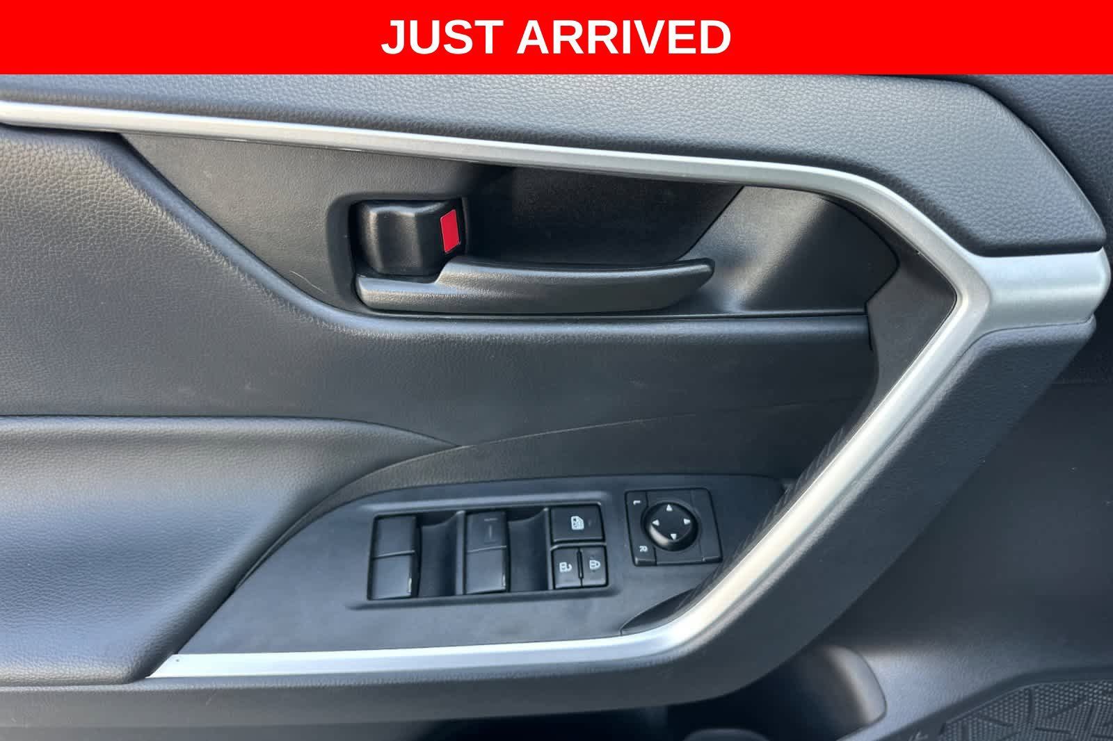 Used 2023 Toyota RAV4 LE AWD/4WD image 13