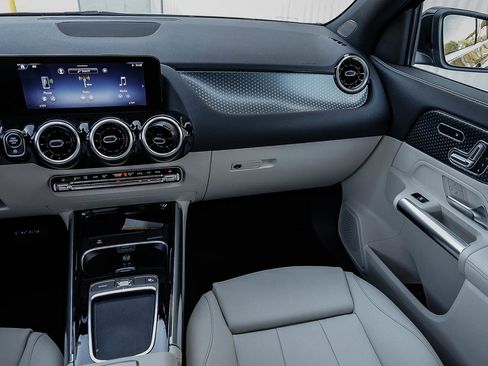 New 2026 Mercedes-Benz GLA 250 4MATIC image 15