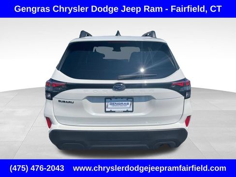Used 2025 Subaru Forester Premium AWD/4WD image 6