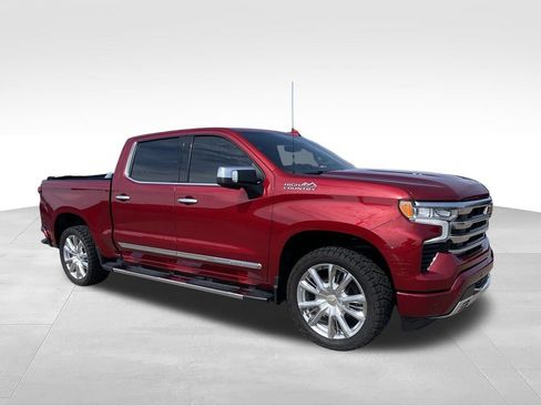 Used 2023 Chevrolet Silverado 1500 High Country w/ Technology Package AWD/4WD image 2