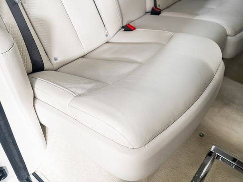 Used 2019 Rolls-Royce Phantom Sedan image 32