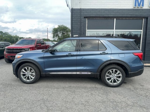 Used 2020 Ford Explorer XLT w/ Equipment Group 202A AWD/4WD image 2