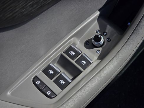 Used 2022 Audi A4 2.0T Premium Plus AWD/4WD image 38