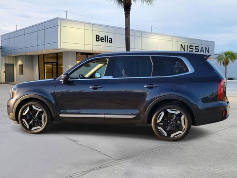 Used 2025 Kia Telluride S FWD image 8
