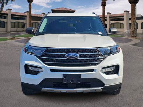 Used 2021 Ford Explorer XLT w/ Equipment Group 202A AWD/4WD image 3