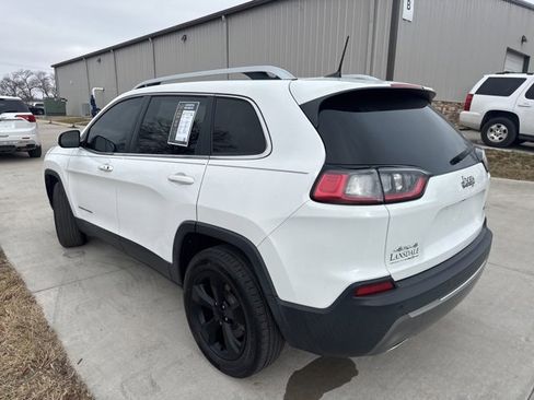 Used 2019 Jeep Cherokee Limited image 2