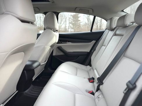 Used 2024 MAZDA MAZDA3 s image 23
