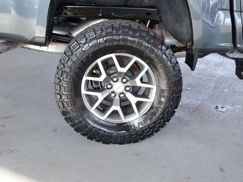 Used 2016 GMC Canyon SLE w/ All Terrain Package RWD image 5