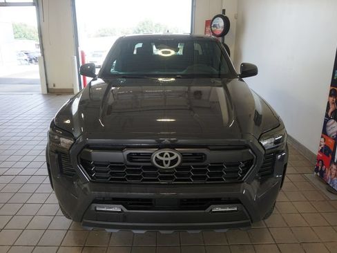 Used 2024 Toyota Tacoma TRD Off-Road AWD/4WD image 12