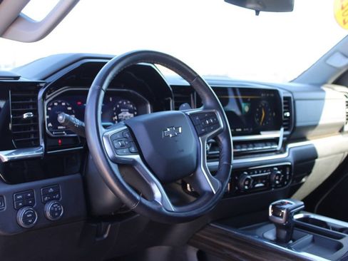 Used 2022 Chevrolet Silverado 1500 RST image 17