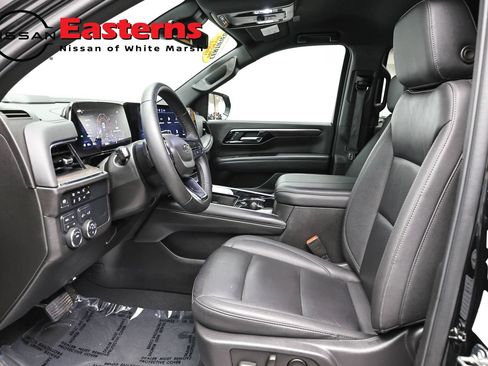 Used 2025 Chevrolet Suburban Z71 AWD/4WD image 14
