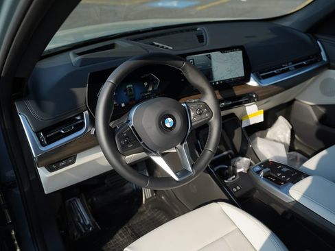 New 2026 BMW X1 xDrive28i w/ Technology Package AWD/4WD image 9