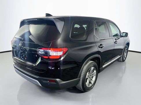 Used 2025 Honda Pilot EX-L image 8