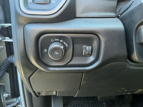 Used 2024 RAM 3500 Tradesman w/ Chrome Appearance Group image 24